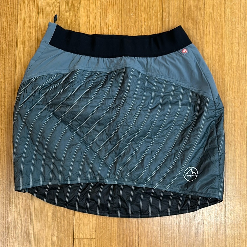 La Sportiva Chrysalis primaloft insulated skirt hiking size S small black gray